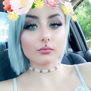 Meet your Posher, Cait